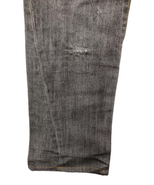 TORNADO MART（トルネードマート）TORNADO MART (トルネードマート) ユーズド加工ローライズフレアデニムパンツ グレー サイズ:Mの古着・服飾アイテム