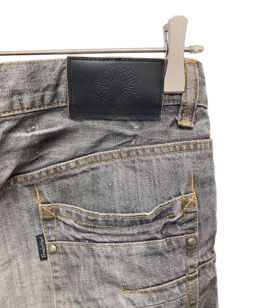 TORNADO MART（トルネードマート）TORNADO MART (トルネードマート) ユーズド加工ローライズフレアデニムパンツ グレー サイズ:Mの古着・服飾アイテム