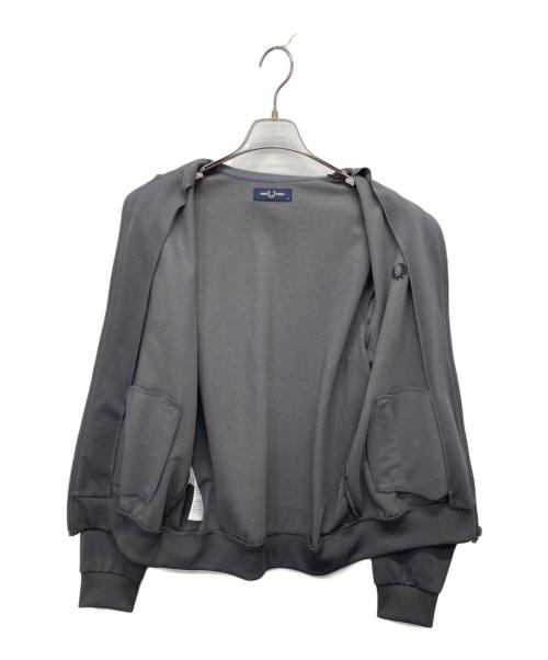 FRED PERRY（フレッドペリー）FRED PERRY (フレッドペリー) トラックジャケット J6000 グレー/G85 サイズ:Mの古着・服飾アイテム