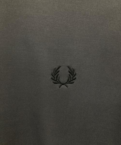 FRED PERRY（フレッドペリー）FRED PERRY (フレッドペリー) トラックジャケット J6000 グレー/G85 サイズ:Mの古着・服飾アイテム