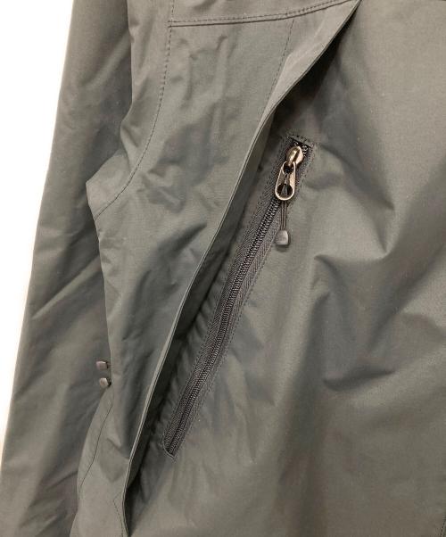 THE NORTH FACE（ザ ノース フェイス）THE NORTH FACE (ザ ノース フェイス) SCOOP JACKET/スクープジャケット アスファルトグレーxクラシックカーキ サイズ:Sの古着・服飾アイテム