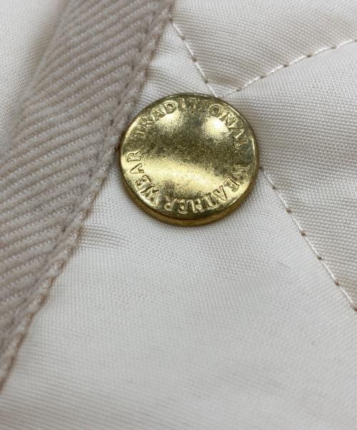 Traditional Weatherwear（トラディショナルウェザーウェア）Traditional Weatherwear (トラディショナルウェザーウェア) Spick and Span (スピック＆スパン) 別注WAVERLY TW BF SHORT アイボリー サイズ:32の古着・服飾アイテム