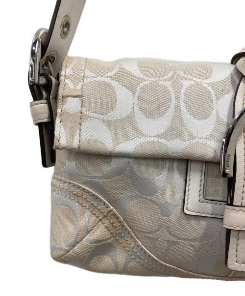 COACH（コーチ）COACH (コーチ) シグネチャーワンショルダーバッグ ホワイトの古着・服飾アイテム