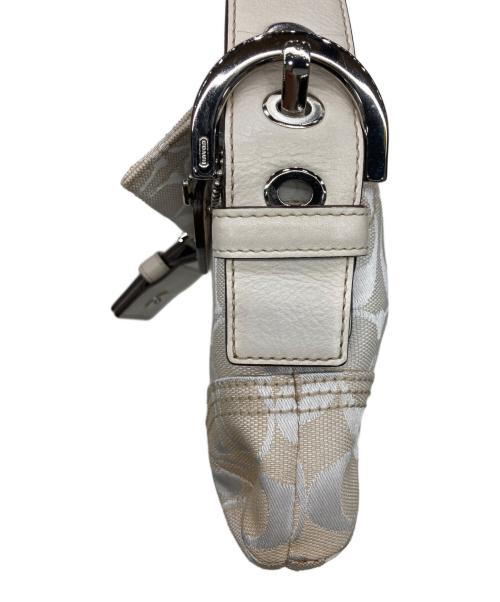 COACH（コーチ）COACH (コーチ) シグネチャーワンショルダーバッグ ホワイトの古着・服飾アイテム