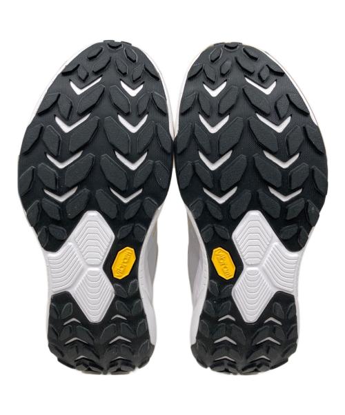 HOKA（ホカ）HOKA (ホカ) TRANSPORT ライトグレー サイズ:23.5の古着・服飾アイテム