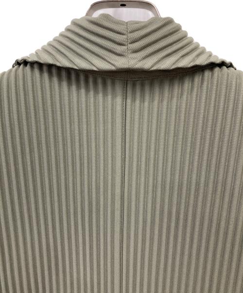 HOMME PLISSE ISSEY MIYAKE（オム プリッセ イッセイ ミヤケ）HOMME PLISSE ISSEY MIYAKE (オム プリッセ イッセイ ミヤケ) TAILORED PLEATS 2/プリーツコート グリーン サイズ:3の古着・服飾アイテム