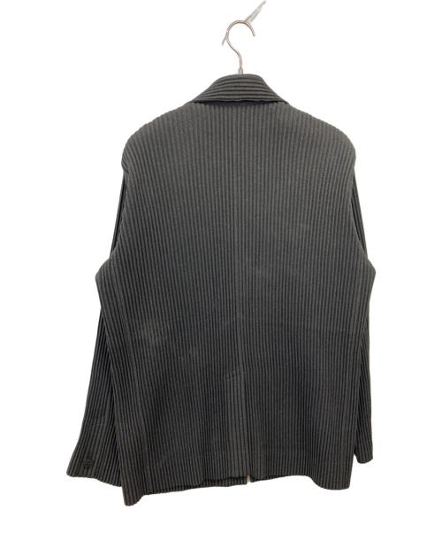 HOMME PLISSE ISSEY MIYAKE（オム プリッセ イッセイ ミヤケ）HOMME PLISSE ISSEY MIYAKE (オム プリッセ イッセイ ミヤケ) WOOL LIKE LIGHT/プリーツジャケット グレー サイズ:3の古着・服飾アイテム