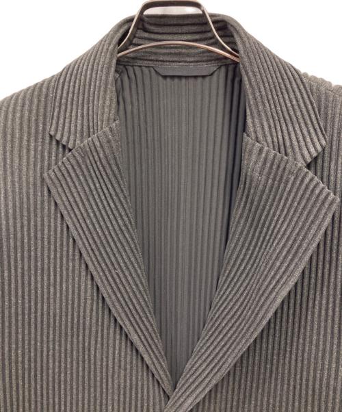 HOMME PLISSE ISSEY MIYAKE（オム プリッセ イッセイ ミヤケ）HOMME PLISSE ISSEY MIYAKE (オム プリッセ イッセイ ミヤケ) WOOL LIKE LIGHT/プリーツジャケット グレー サイズ:3の古着・服飾アイテム