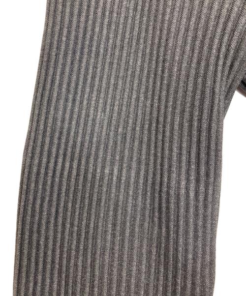 HOMME PLISSE ISSEY MIYAKE（オム プリッセ イッセイ ミヤケ）HOMME PLISSE ISSEY MIYAKE (オム プリッセ イッセイ ミヤケ) WOOL LIKE LIGHT/プリーツジャケット グレー サイズ:3の古着・服飾アイテム