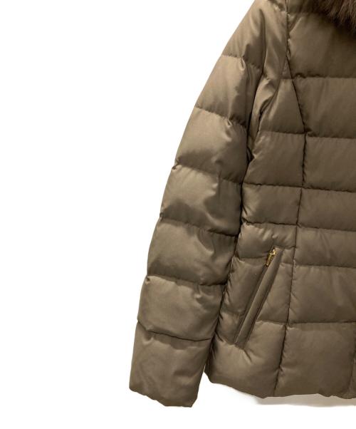INDIVI（インディヴィ）INDIVI (インディヴィ) フーデットファーショートダウンコート カーキ サイズ:40の古着・服飾アイテム