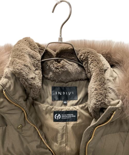 INDIVI（インディヴィ）INDIVI (インディヴィ) フーデットファーショートダウンコート カーキ サイズ:40の古着・服飾アイテム