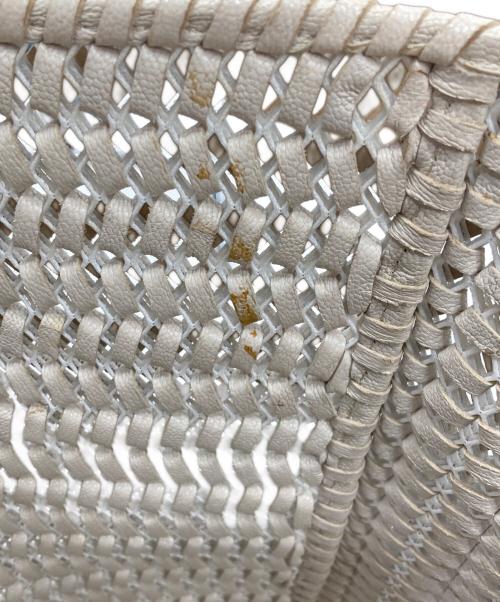 ANYA HINDMARCH（アニヤ・ハインドマーチ）ANYA HINDMARCH (アニヤ・ハインドマーチ) NEESON SQUARE TOTE/ニーソンスクエアトートバッグ ラージ アイボリーの古着・服飾アイテム