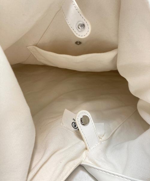 MM6 Maison Margiela（エムエムシックスメゾンマルジェラ）MM6 Maison Margiela (エムエムシックスメゾンマルジェラ) ジャパニーズトートバッグ/グラフィックプリントバッグ ホワイトの古着・服飾アイテム