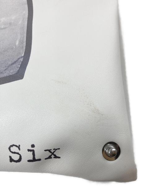 MM6 Maison Margiela（エムエムシックスメゾンマルジェラ）MM6 Maison Margiela (エムエムシックスメゾンマルジェラ) ジャパニーズトートバッグ/グラフィックプリントバッグ ホワイトの古着・服飾アイテム