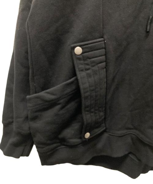 A.F ARTEFACT（エーエフ アーティファクト）A.F ARTEFACT (エーエフ アーティファクト) FLAP-DETAIL SWEAT HOODIE ブラック サイズ:SIZE 3の古着・服飾アイテム