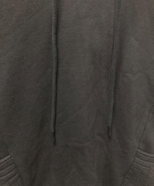 A.F ARTEFACT（エーエフ アーティファクト）A.F ARTEFACT (エーエフ アーティファクト) FLAP-DETAIL SWEAT HOODIE ブラック サイズ:SIZE 3の古着・服飾アイテム