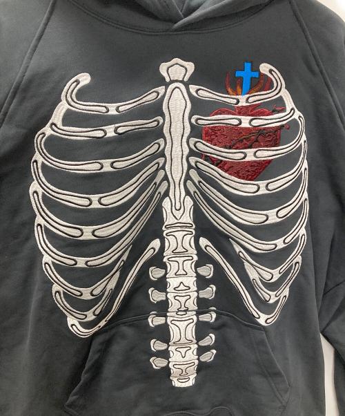 MADO（マド）MADO (マド) BONES EMBROIDERY HOODIE ブラック サイズ:Lの古着・服飾アイテム