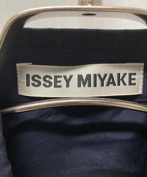 ISSEY MIYAKE（イッセイミヤケ）ISSEY MIYAKE (イッセイミヤケ) メッシュ切替ジャケット ネイビー サイズ:３の古着・服飾アイテム