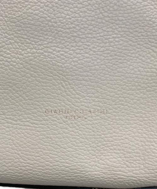 GIANNI CHIARINI（ジャンニ キアリーニ）GIANNI CHIARINI (ジャンニ キアリーニ) AZZURRA トートバッグ アイボリーの古着・服飾アイテム