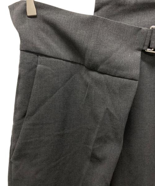 ENFOLD（エンフォルド）ENFOLD (エンフォルド) ONE-SHOULDER SARROUEL-TROUSERS グレー サイズ:36の古着・服飾アイテム