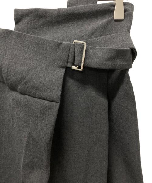 ENFOLD（エンフォルド）ENFOLD (エンフォルド) ONE-SHOULDER SARROUEL-TROUSERS グレー サイズ:36の古着・服飾アイテム