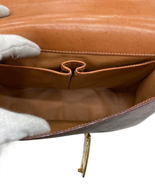 CELINE（セリーヌ）CELINE (セリーヌ) 馬車金具ショルダーバッグ ブラウンの古着・服飾アイテム