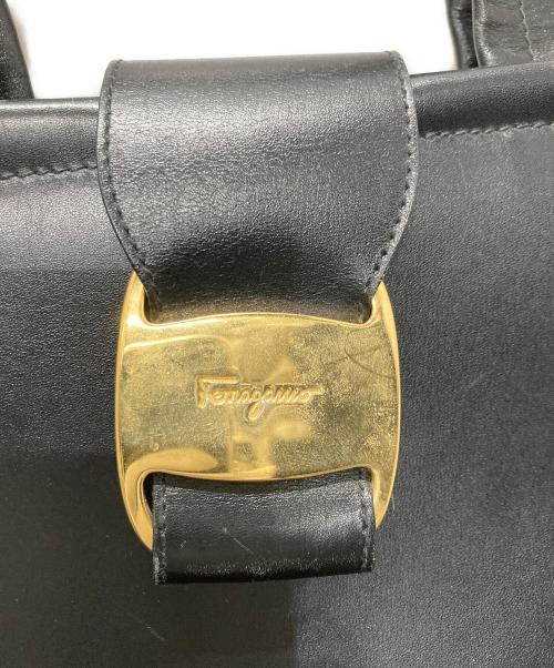 Salvatore Ferragamo（サルヴァトーレ フェラガモ）Salvatore Ferragamo (サルヴァトーレ フェラガモ) ヴァラリボン2WAYバッグ ブラックの古着・服飾アイテム