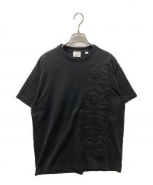 BURBERRY（バーバリー）の古着「エンボスロゴTシャツ」｜ブラック