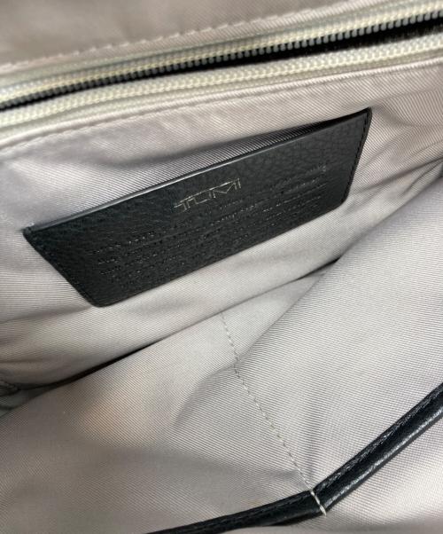 TUMI（トゥミ）TUMI (トゥミ) STANTON Kiran Tote/トートバッグ グレー×ブラックの古着・服飾アイテム
