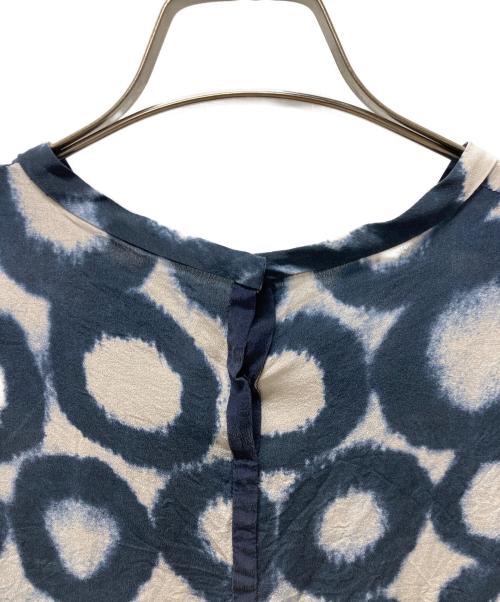 'S Max Mara（エスマックスマーラ）'S Max Mara (エスマックスマーラ) 総柄シルクブラウス ネイビー サイズ:USA6の古着・服飾アイテム