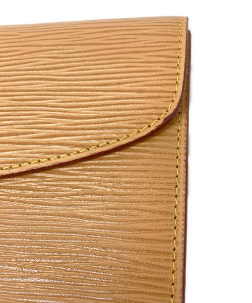 LOUIS VUITTON（ルイ ヴィトン）LOUIS VUITTON (ルイ ヴィトン) エピ モンテーニュ23 クラッチバッグ ベージュの古着・服飾アイテム