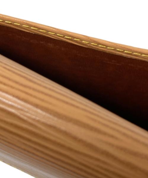 LOUIS VUITTON（ルイ ヴィトン）LOUIS VUITTON (ルイ ヴィトン) エピ モンテーニュ23 クラッチバッグ ベージュの古着・服飾アイテム