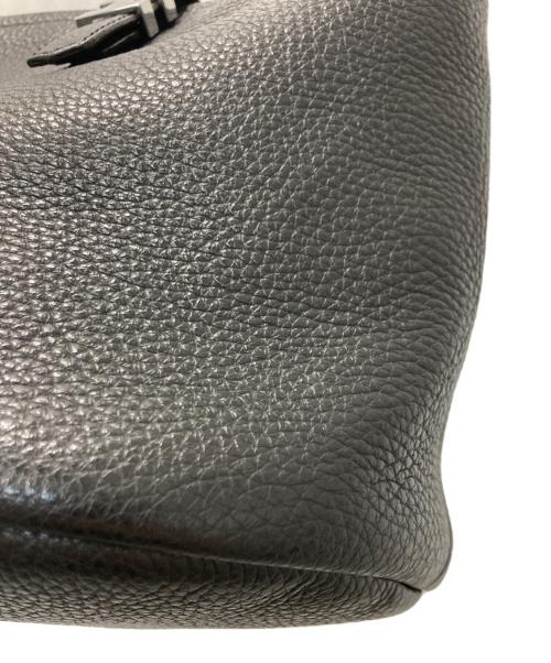 IACUCCI（イアクッチ）IACUCCI (イアクッチ) テア S CERVO レザーショルダーバッグ ブラックの古着・服飾アイテム