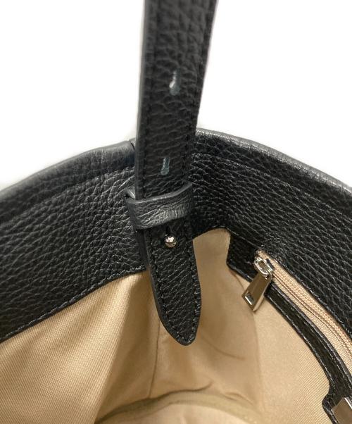 IACUCCI（イアクッチ）IACUCCI (イアクッチ) テア S CERVO レザーショルダーバッグ ブラックの古着・服飾アイテム