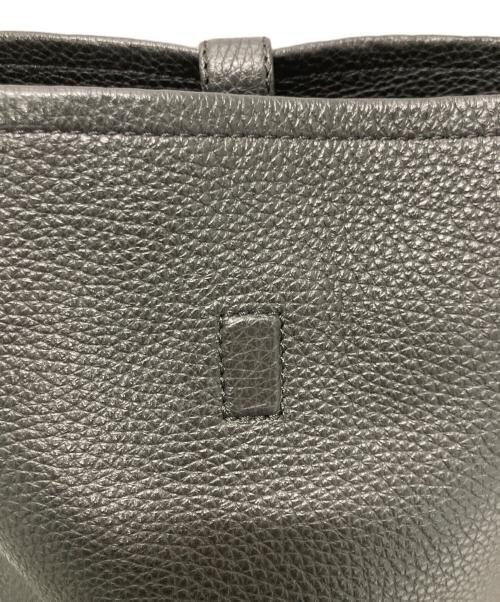 IACUCCI（イアクッチ）IACUCCI (イアクッチ) テア S CERVO レザーショルダーバッグ ブラックの古着・服飾アイテム