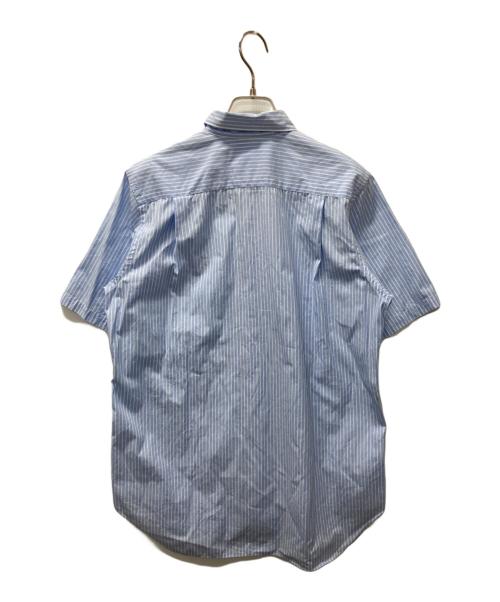 PLAY COMME des GARCONS（プレイコムデギャルソン）PLAY COMME des GARCONS (プレイコムデギャルソン) ワンポイント刺繍ストライプシャツ ブルー サイズ:Sの古着・服飾アイテム