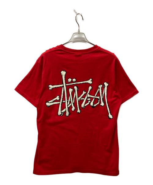 stussy（ステューシー）stussy (ステューシー) Bones Stock Tee レッド サイズ:Mの古着・服飾アイテム