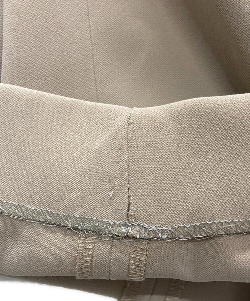 Conte（コンテ）Conte (コンテ) アシンメトリー タックパンツ ベージュ サイズ:36の古着・服飾アイテム