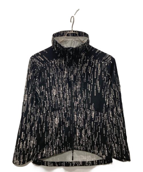 1PIU1UGUALE3 RELAX（ウノピゥウノウグァーレトレ リラックス）1PIU1UGUALE3 RELAX (ウノピゥウノウグァーレトレ リラックス) 総柄ジップジャケット ブラック サイズ:Mの古着・服飾アイテム