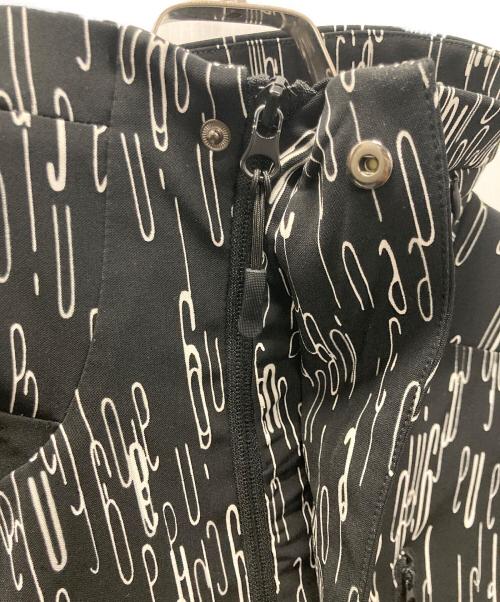 1PIU1UGUALE3 RELAX（ウノピゥウノウグァーレトレ リラックス）1PIU1UGUALE3 RELAX (ウノピゥウノウグァーレトレ リラックス) 総柄ジップジャケット ブラック サイズ:Mの古着・服飾アイテム