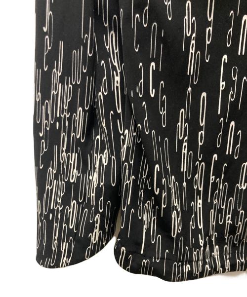 1PIU1UGUALE3 RELAX（ウノピゥウノウグァーレトレ リラックス）1PIU1UGUALE3 RELAX (ウノピゥウノウグァーレトレ リラックス) 総柄ジップジャケット ブラック サイズ:Mの古着・服飾アイテム