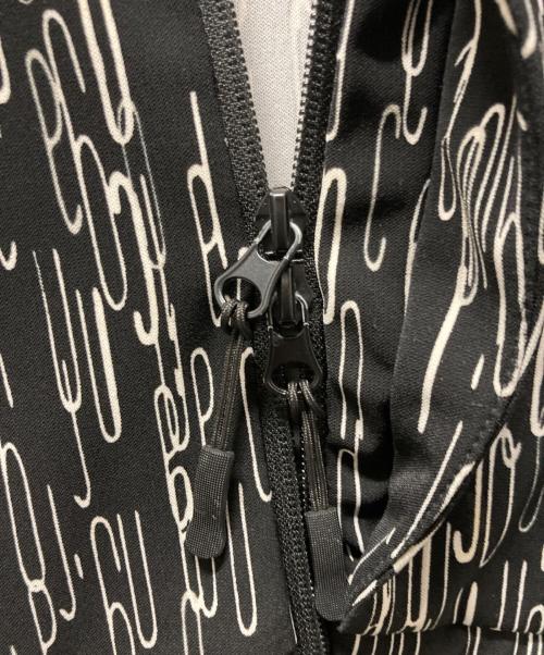 1PIU1UGUALE3 RELAX（ウノピゥウノウグァーレトレ リラックス）1PIU1UGUALE3 RELAX (ウノピゥウノウグァーレトレ リラックス) 総柄ジップジャケット ブラック サイズ:Mの古着・服飾アイテム