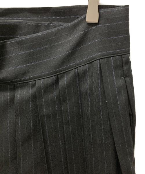 LIMI feu（リミフゥ）LIMI feu (リミフゥ) ウールギャバプリーツスカート グレー サイズ:Sの古着・服飾アイテム