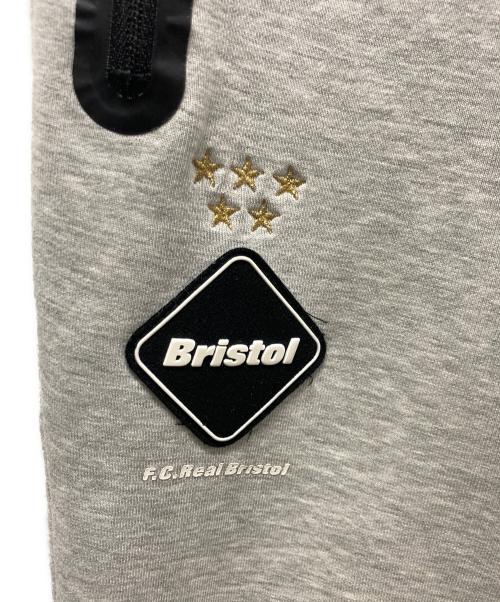 F.C.Real Bristol（エフシーレアルブリストル）F.C.Real Bristol (エフシーレアルブリストル) FLAT HEM SWEAT TRAINING PANTS グレー サイズ:Sの古着・服飾アイテム
