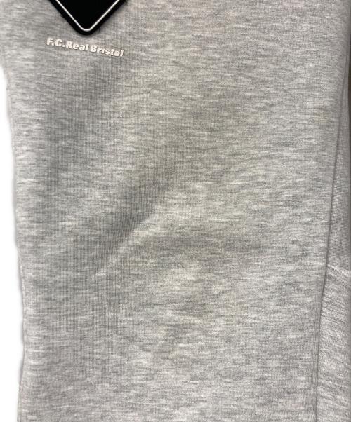F.C.Real Bristol（エフシーレアルブリストル）F.C.Real Bristol (エフシーレアルブリストル) FLAT HEM SWEAT TRAINING PANTS グレー サイズ:Sの古着・服飾アイテム