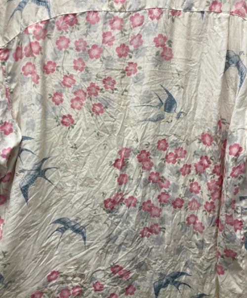 MAKANA LEI（マカナレイ）MAKANA LEI (マカナレイ) 花柄アロハシャツ ホワイト×ピンク サイズ:Lの古着・服飾アイテム