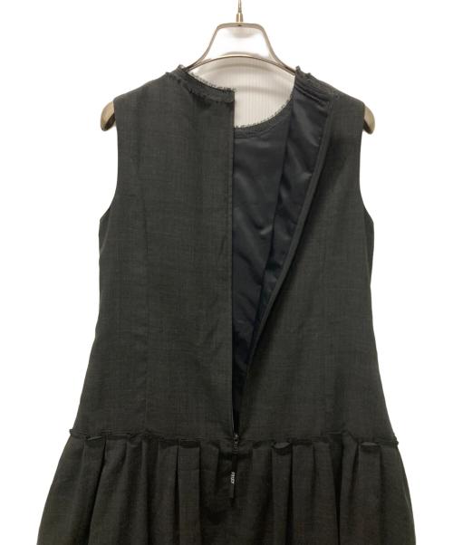 FOXEY（フォクシー）FOXEY (フォクシー) ノースリーブワンピース グレー サイズ:38の古着・服飾アイテム