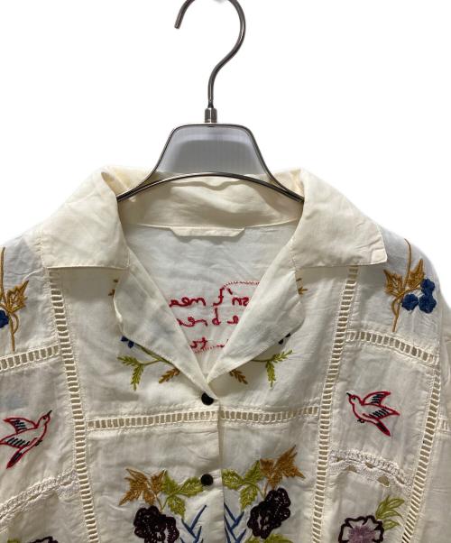 TODAYFUL（トゥデイフル）TODAYFUL (トゥデイフル) Embroidery Patchwork Shirts ベージュ サイズ:Fの古着・服飾アイテム