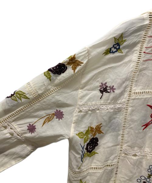 TODAYFUL（トゥデイフル）TODAYFUL (トゥデイフル) Embroidery Patchwork Shirts ベージュ サイズ:Fの古着・服飾アイテム