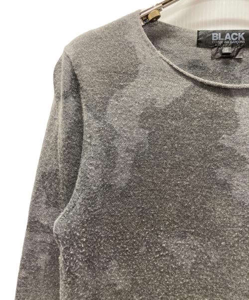 BLACK COMME des GARCONS（ブラックコムデギャルソン）BLACK COMME des GARCONS (ブラックコムデギャルソン) ダメージ加工迷彩ニット グレー サイズ:Sの古着・服飾アイテム
